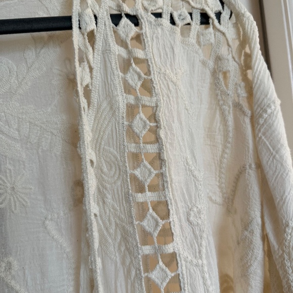 Lane Bryant Ivory Embroidered Overlay - Picture 4 of 10